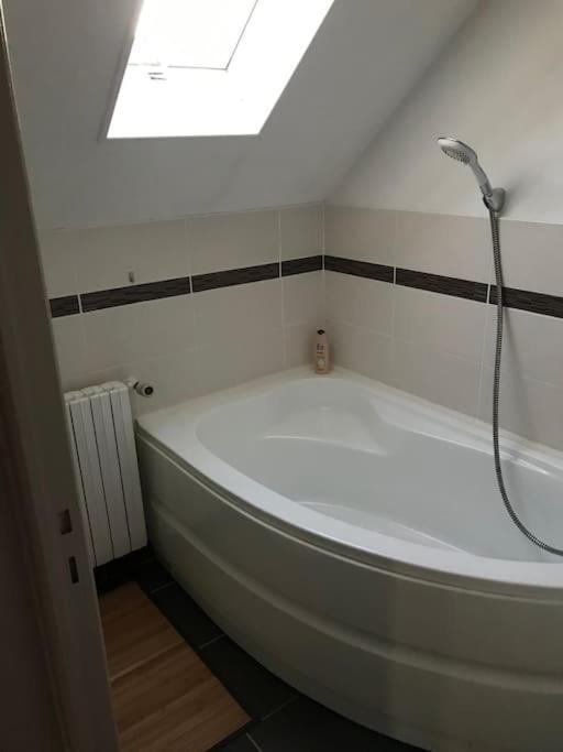 Maison Avec Jacuzzi Privatif Cambrai Exterior photo